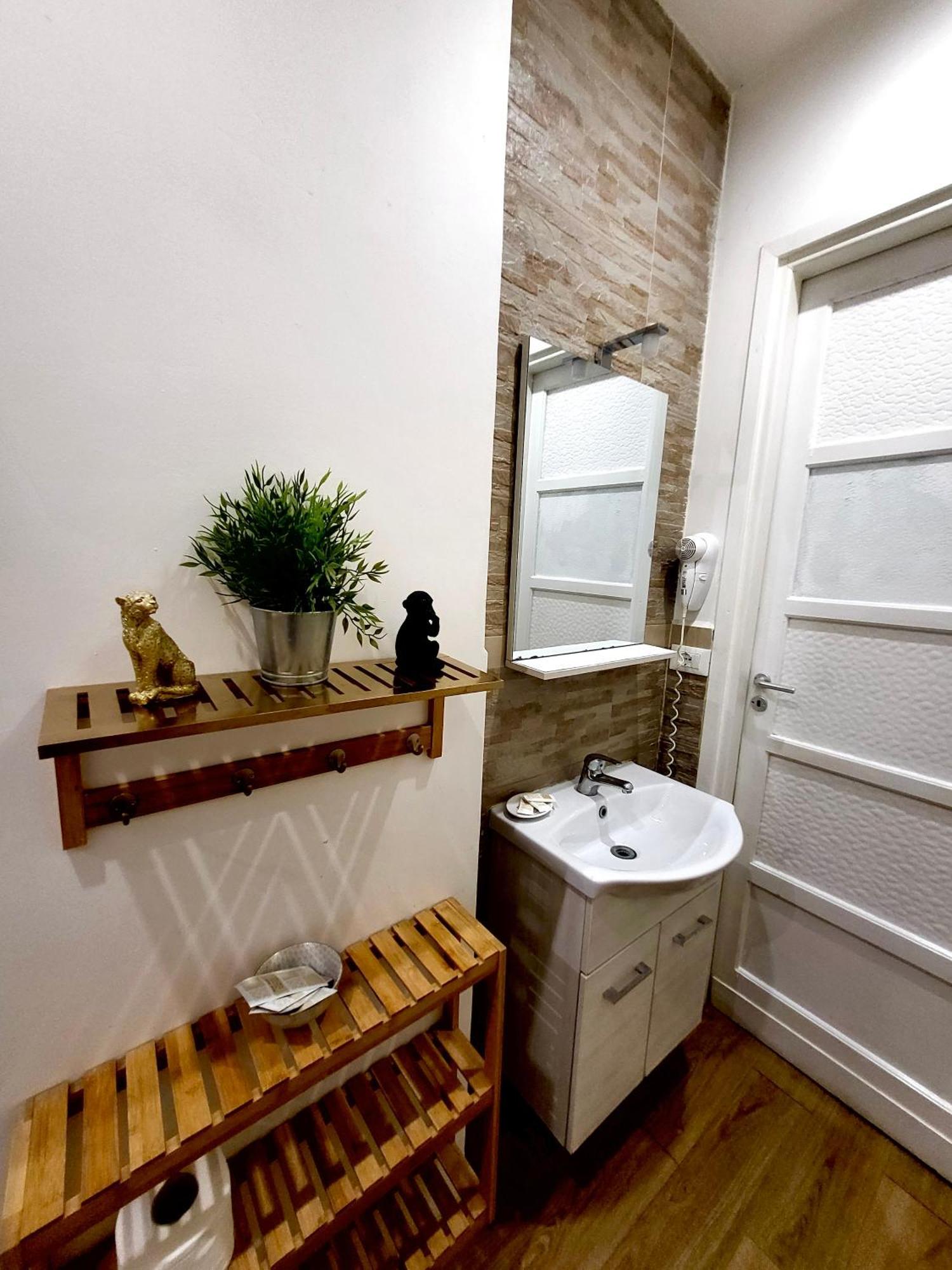 The White House - Palaalpitour E Stadio A 2 Minuti Apartment